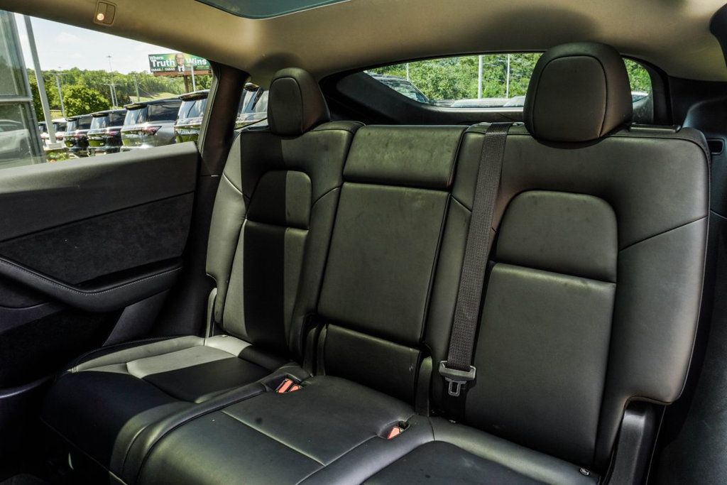 Tesla Model Y photo 33