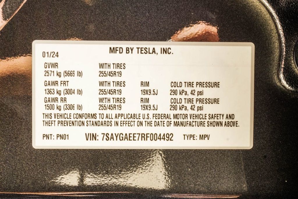 Tesla Model Y photo 35