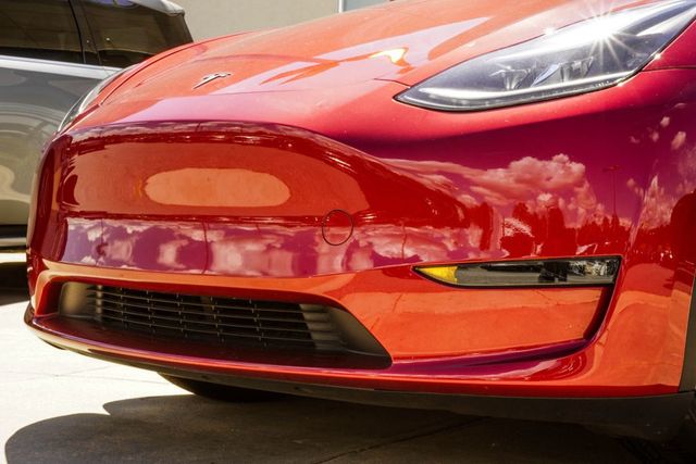 2024 Tesla Model Y Long Range AWD - 23059753 - 1