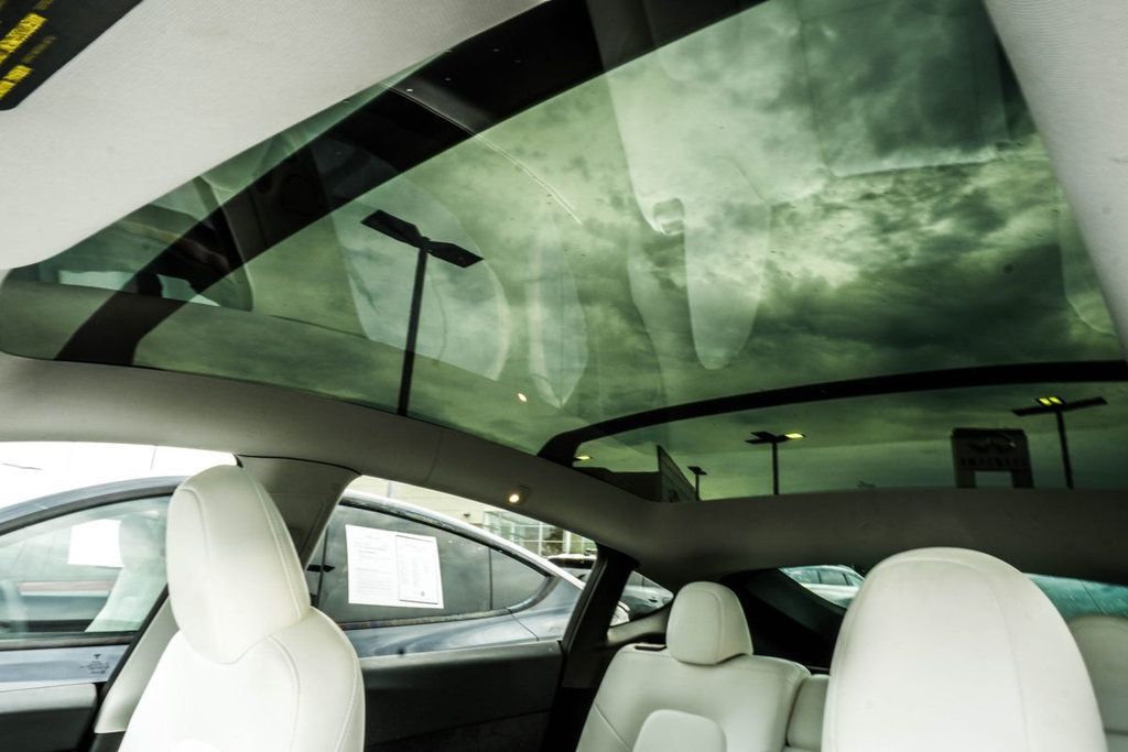 Tesla Model Y photo 34