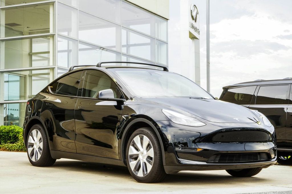 Tesla Model Y photo 4