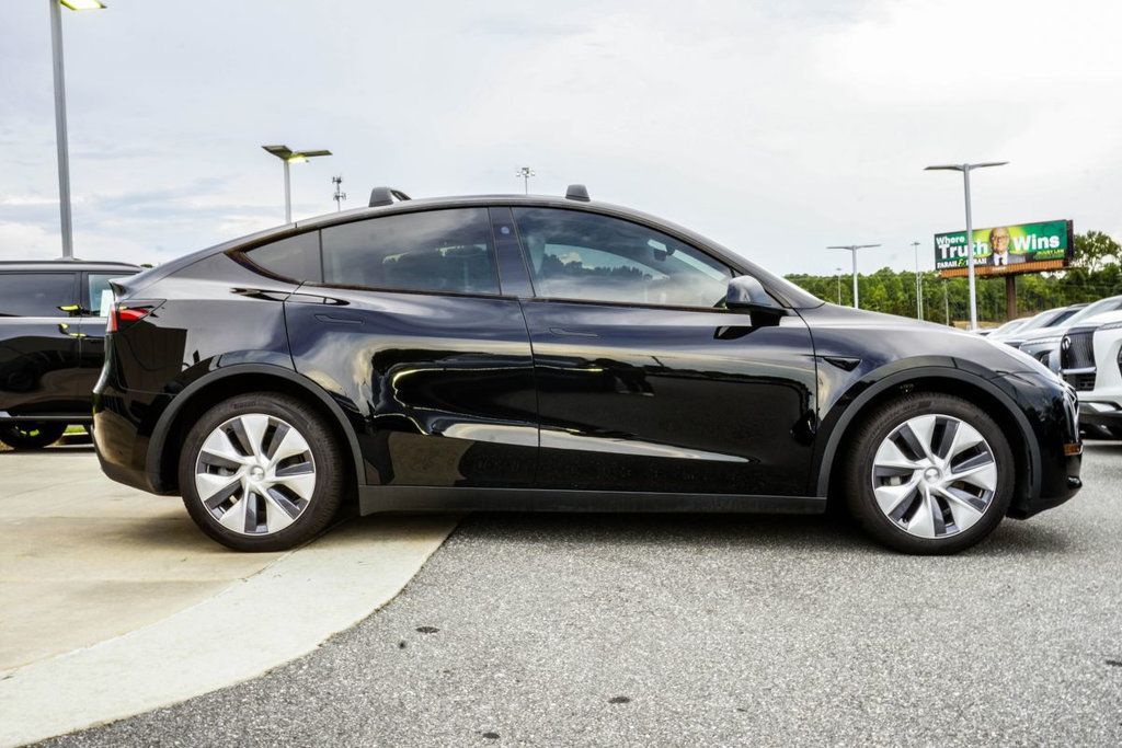 Tesla Model Y photo 6