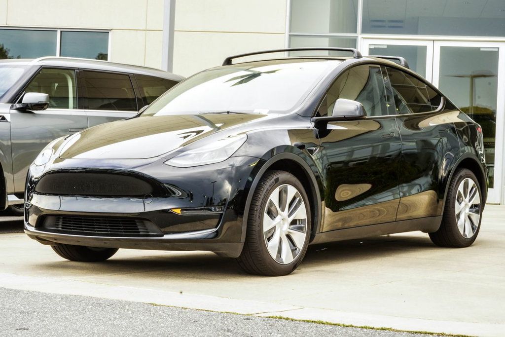 Tesla Model Y photo 9