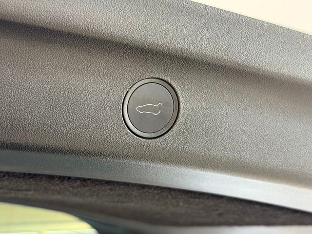 2024 Tesla Model Y Long Range AWD - 23071383 - 33