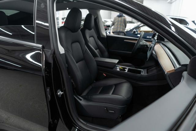 2024 Tesla Model Y Long Range AWD - 23004689 - 10