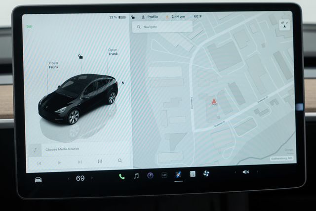 2024 Tesla Model Y Long Range AWD - 23004689 - 16