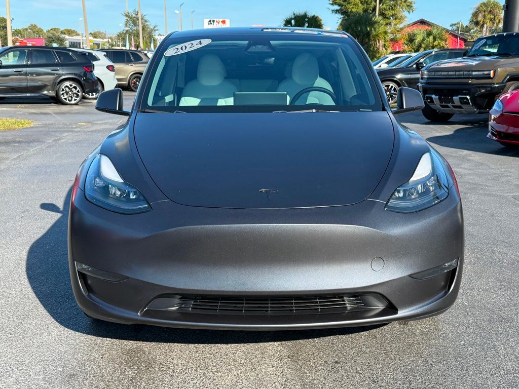 2024 Tesla Model Y Long Range photo 2