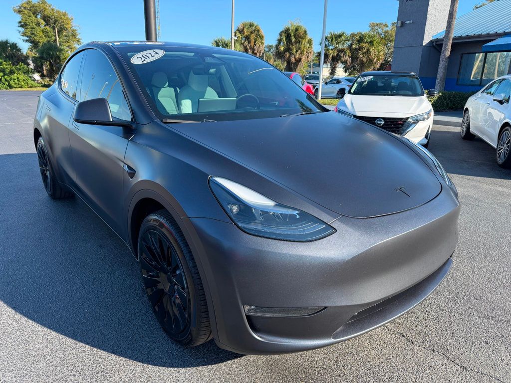 2024 Tesla Model Y Long Range photo 3