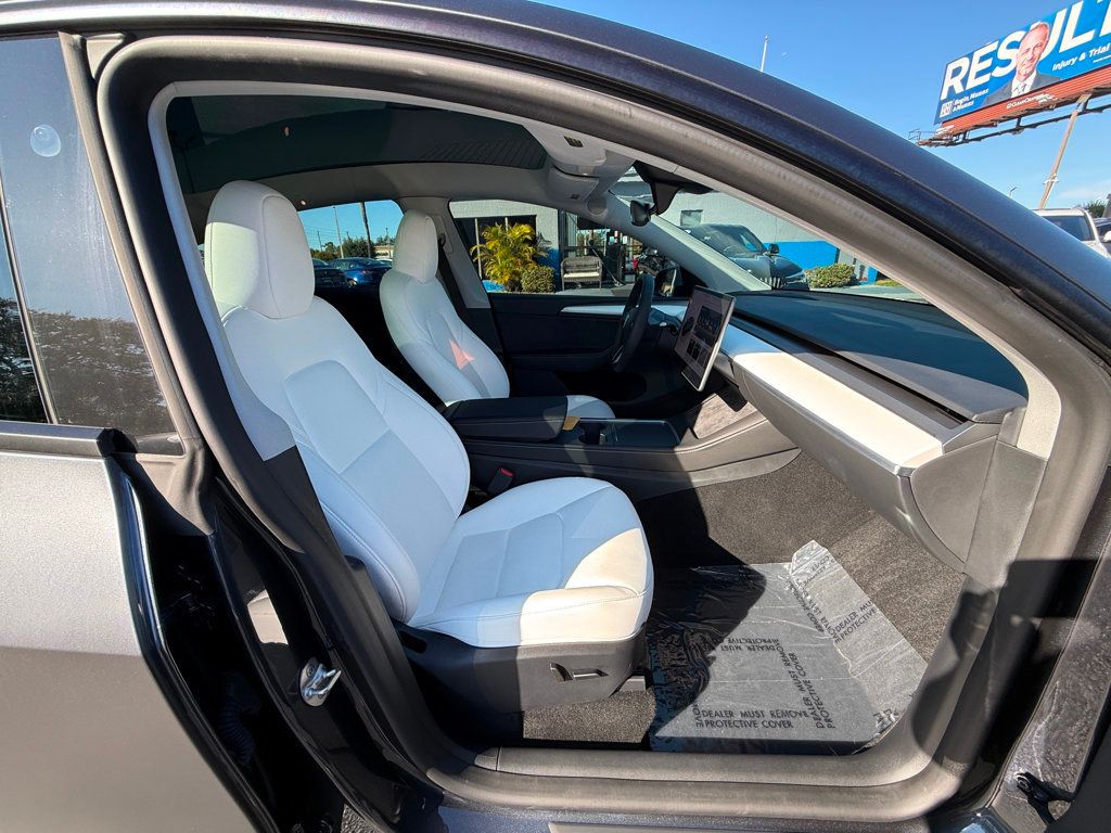 2024 Tesla Model Y Long Range AWD - 22945053 - 32