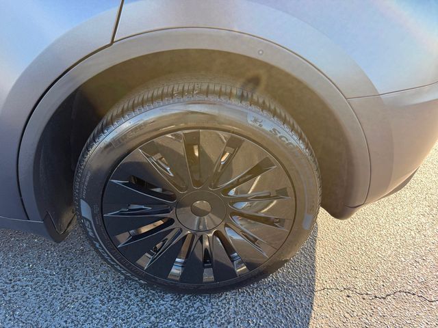 2024 Tesla Model Y Long Range AWD - 22945053 - 37