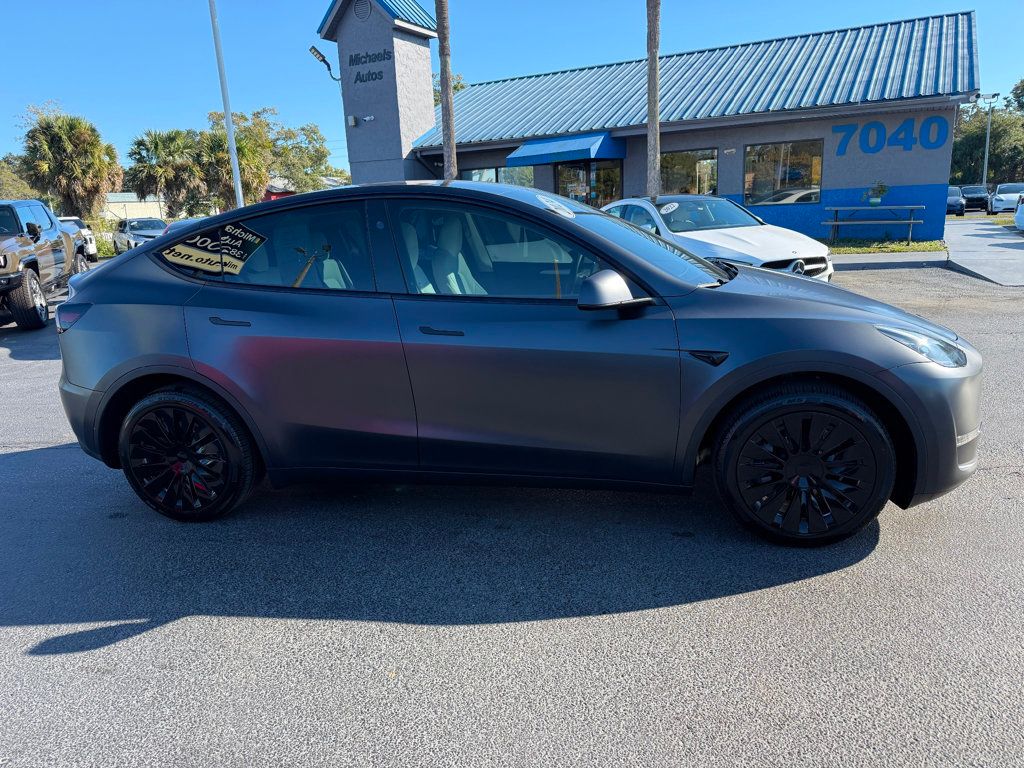 2024 Tesla Model Y Long Range photo 4