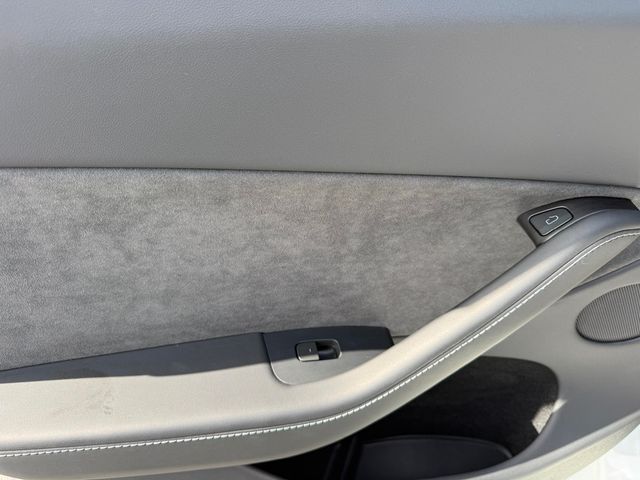 2024 Tesla Model Y Long Range AWD - 22996504 - 21