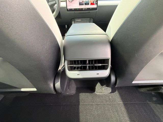 2024 Tesla Model Y Long Range AWD - 22996504 - 26