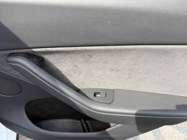 2024 Tesla Model Y Long Range AWD - 22996504 - 27