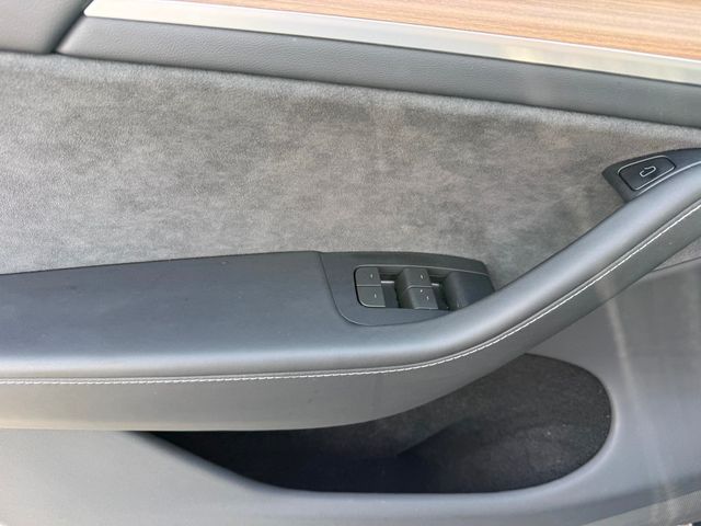2024 Tesla Model Y Long Range AWD - 23001014 - 21