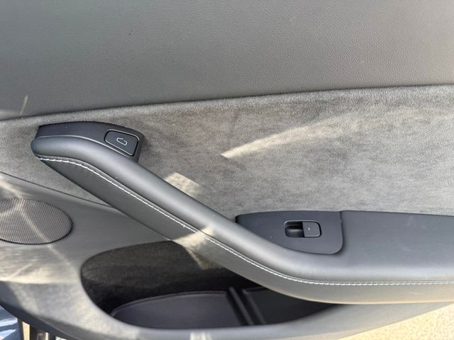 2024 Tesla Model Y Long Range AWD - 23001014 - 29