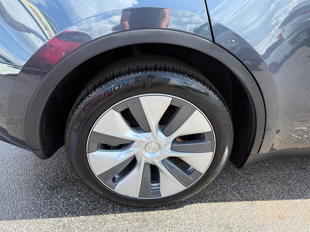 2024 Tesla Model Y Long Range AWD - 23001014 - 35