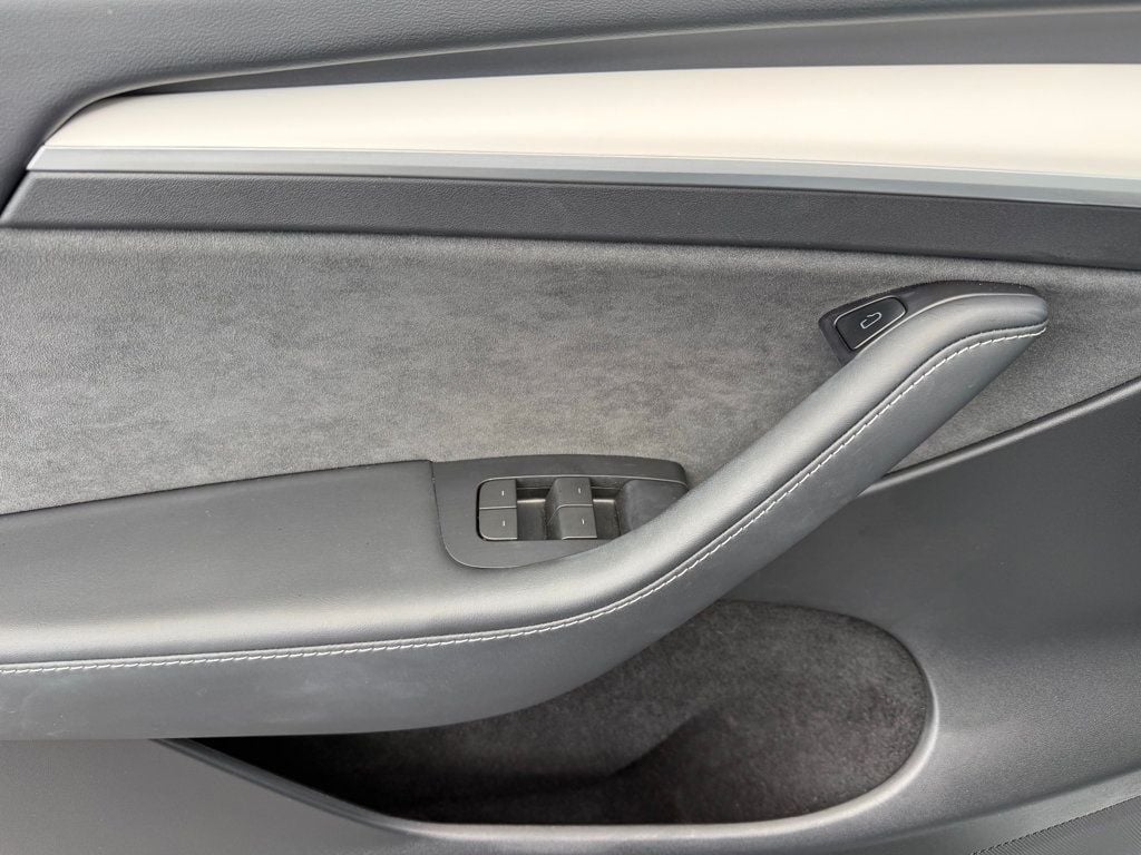 2024 Tesla Model Y Long Range AWD - 23003009 - 19