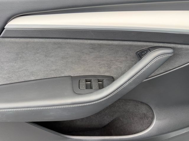 2024 Tesla Model Y Long Range AWD - 23003009 - 19