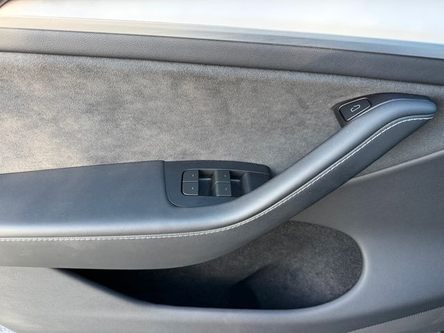 2024 Tesla Model Y Long Range AWD - 23015099 - 19