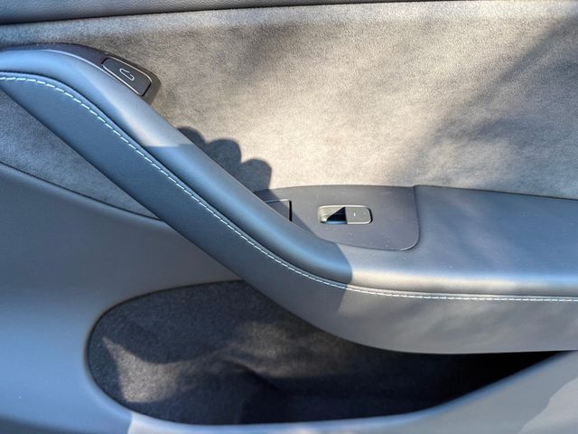 2024 Tesla Model Y Long Range AWD - 23015099 - 32