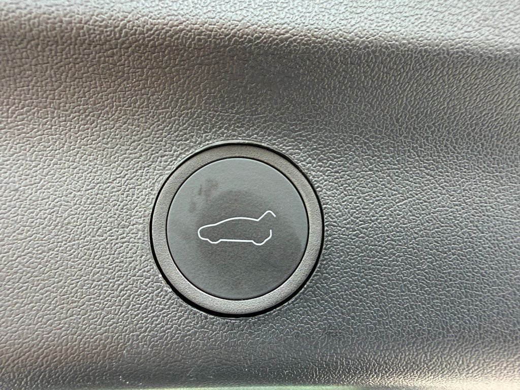 2024 Tesla Model Y Long Range AWD - 23043360 - 25