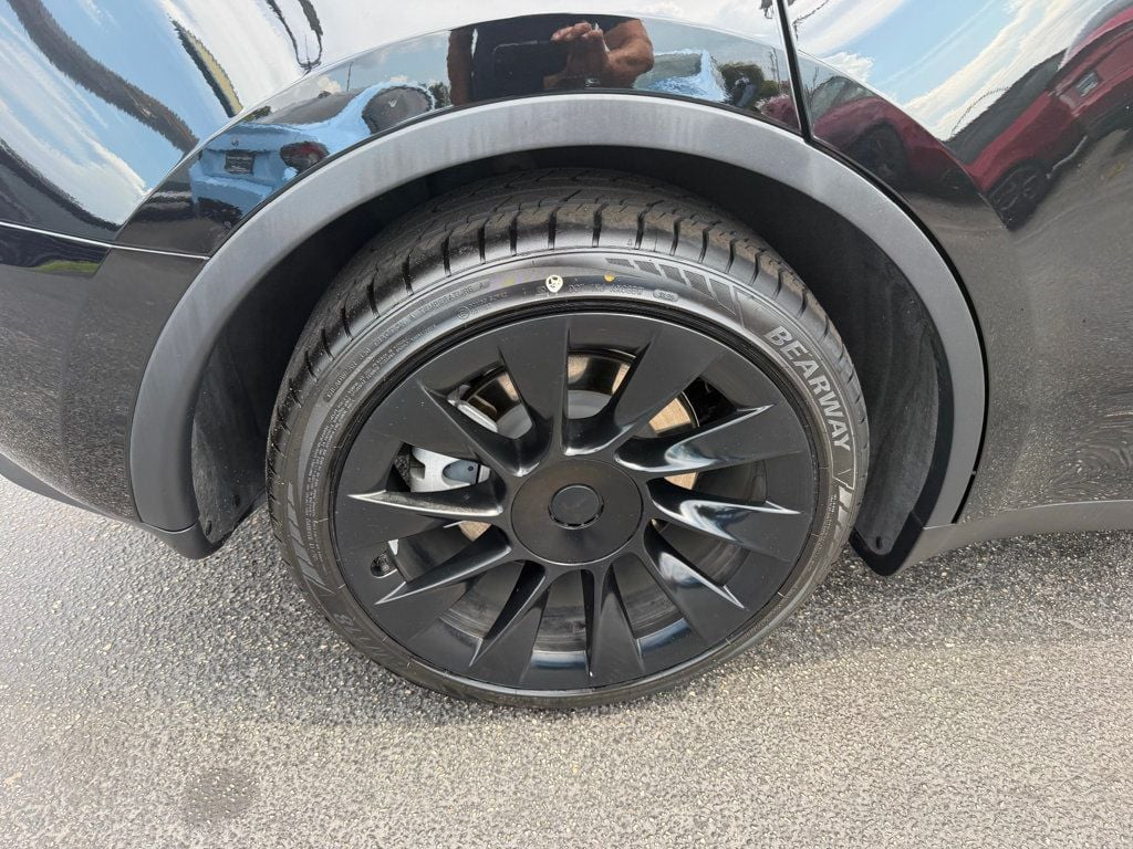 2024 Tesla Model Y Long Range AWD - 23043360 - 33