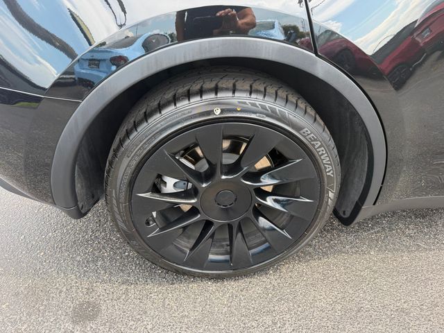 2024 Tesla Model Y Long Range AWD - 23043360 - 33