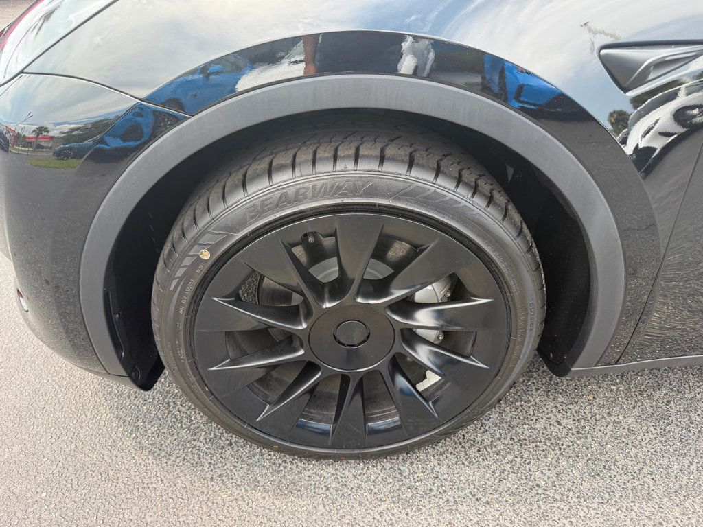 2024 Tesla Model Y Long Range AWD - 23043360 - 35