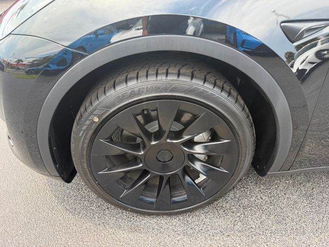 2024 Tesla Model Y Long Range AWD - 23043360 - 35