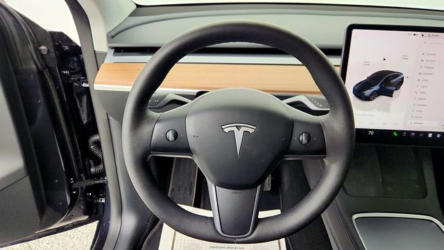 2024 Tesla Model Y Long Range AWD - 23000899 - 12