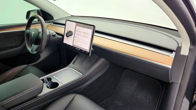 2024 Tesla Model Y Long Range AWD - 23000899 - 28