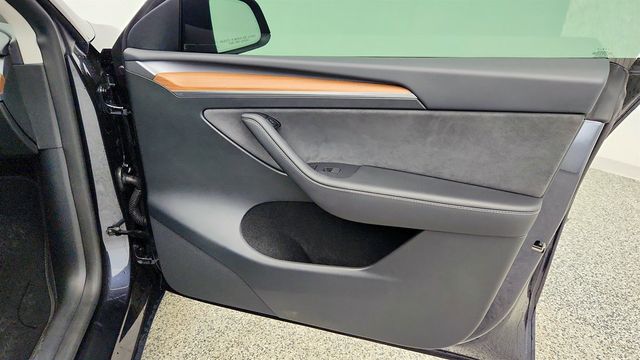 2024 Tesla Model Y Long Range AWD - 23000899 - 29