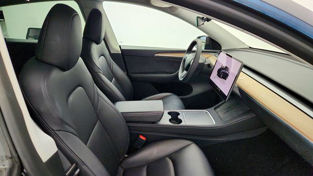 2024 Tesla Model Y Long Range AWD - 23003949 - 26