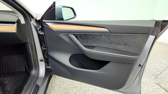 2024 Tesla Model Y Long Range AWD - 23003959 - 29