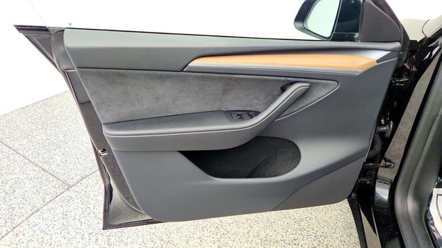 2024 Tesla Model Y Long Range AWD - 23008366 - 10