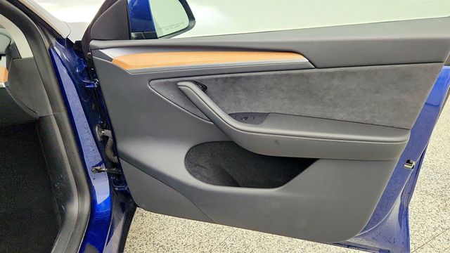2024 Tesla Model Y Long Range AWD - 23010787 - 27