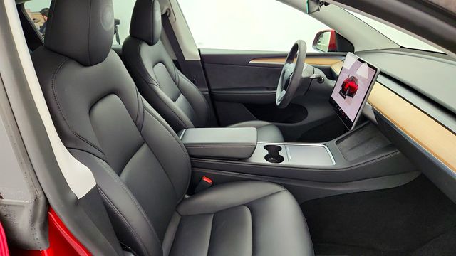 2024 Tesla Model Y Long Range AWD - 23054859 - 27