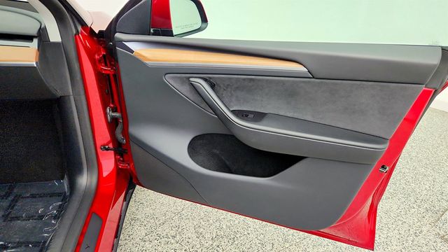 2024 Tesla Model Y Long Range AWD - 23054859 - 29
