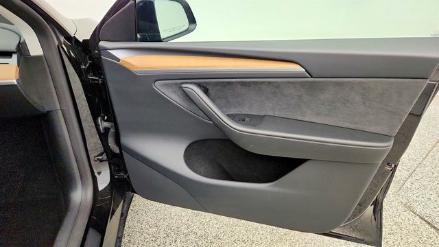 2024 Tesla Model Y Long Range AWD - 23079116 - 27