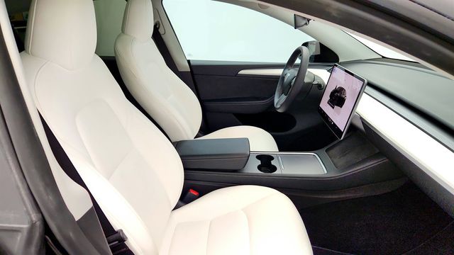 2024 Tesla Model Y Long Range AWD - 23083374 - 26