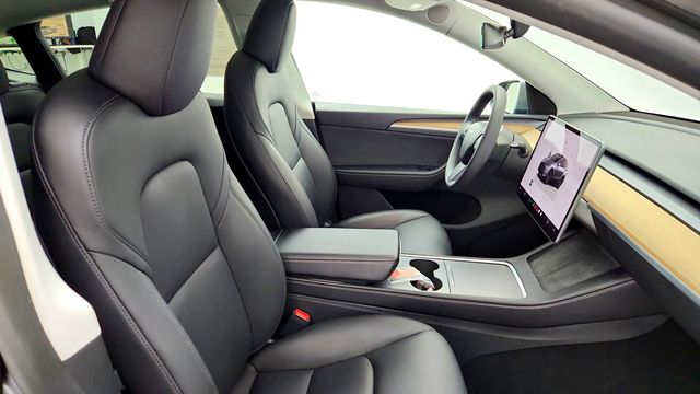 2024 Tesla Model Y Long Range AWD - 23092453 - 27
