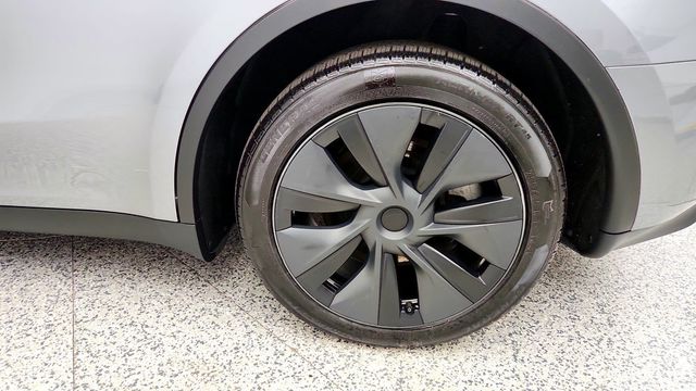 2024 Tesla Model Y Long Range AWD - 23092453 - 8