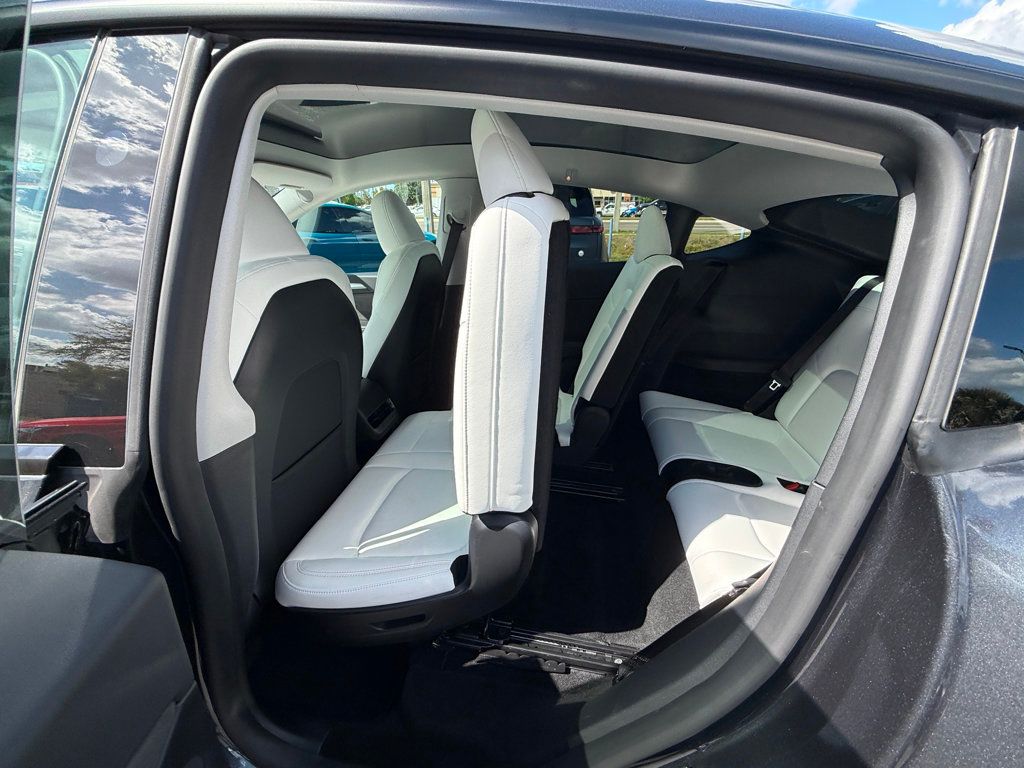2024 Tesla Model Y **Long Range AWD 7 PASSENGERS** - 22994434 - 18