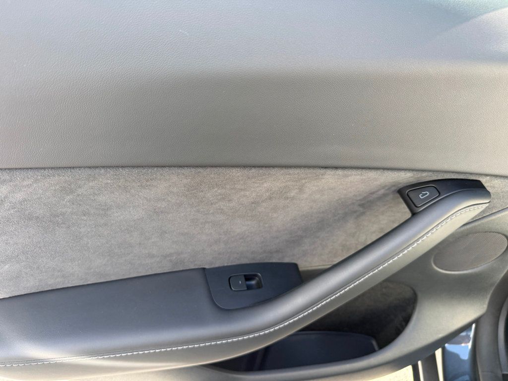 2024 Tesla Model Y **Long Range AWD 7 PASSENGERS** - 22994434 - 20