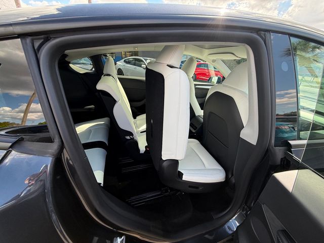 2024 Tesla Model Y **Long Range AWD 7 PASSENGERS** - 22994434 - 23