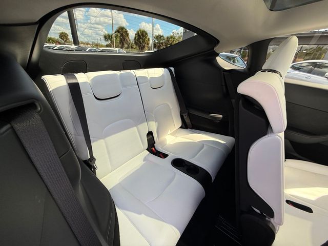 2024 Tesla Model Y **Long Range AWD 7 PASSENGERS** - 22994434 - 25