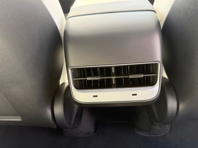 2024 Tesla Model Y **Long Range AWD 7 PASSENGERS** - 22994434 - 26