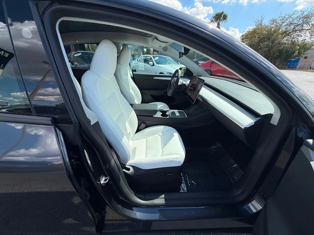 2024 Tesla Model Y **Long Range AWD 7 PASSENGERS** - 22994434 - 29