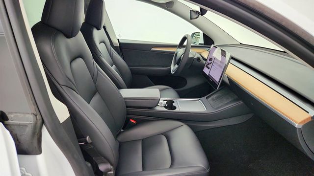 2024 Tesla Model Y Long Range AWD w/ 20'' Induction Wheels! - 23009524 - 26